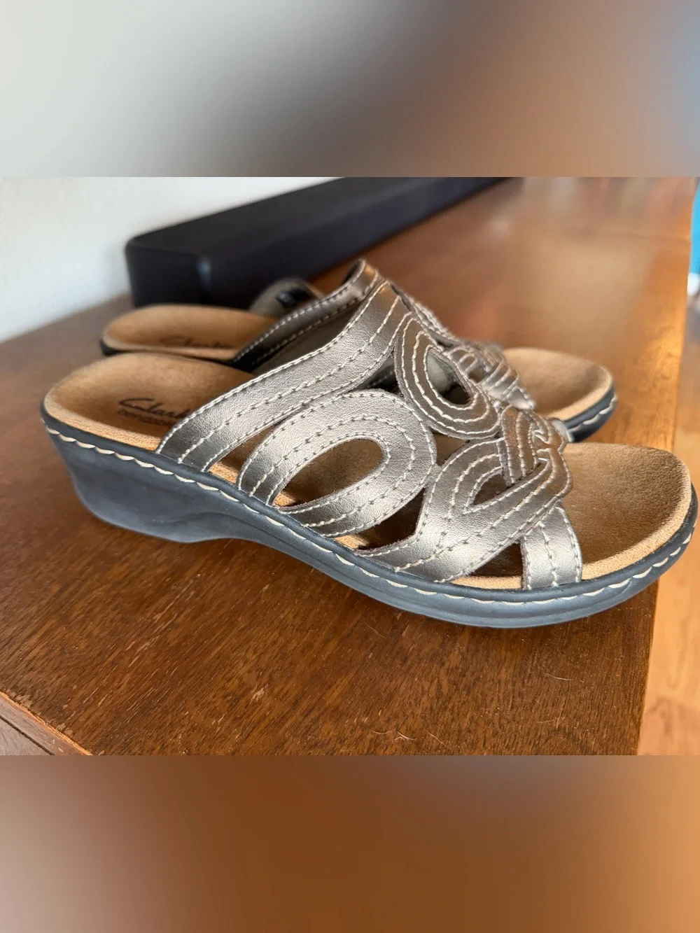 👉🏼LIKE NEW👈🏼 Clark’s Bendables Lexi Sycamore Slip-On Wedge Sandal Sz:7.5